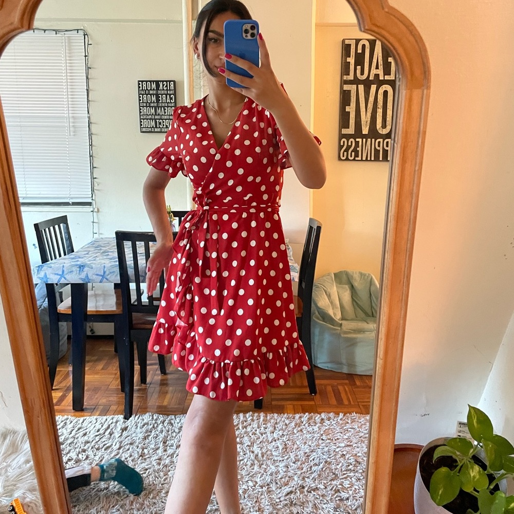Dress like new. Worn once. Great condition.